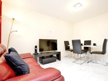 Crown House Villa Londra Esterno foto